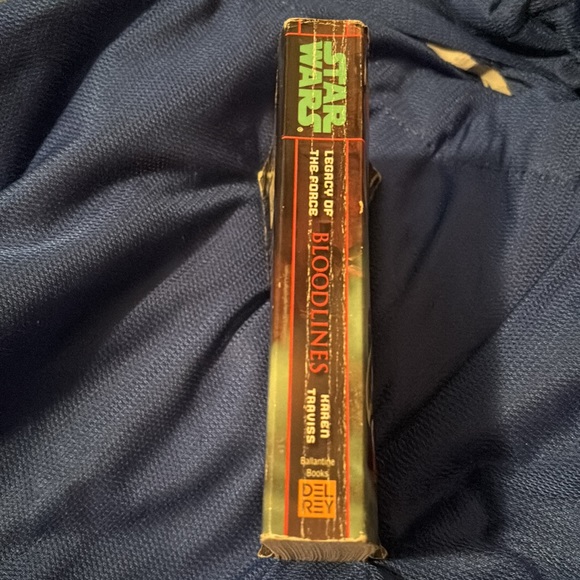 Lucas Books Star Wars Legacy of The Force Bloodlines paperback book (380 pages) - Picture 2 of 7